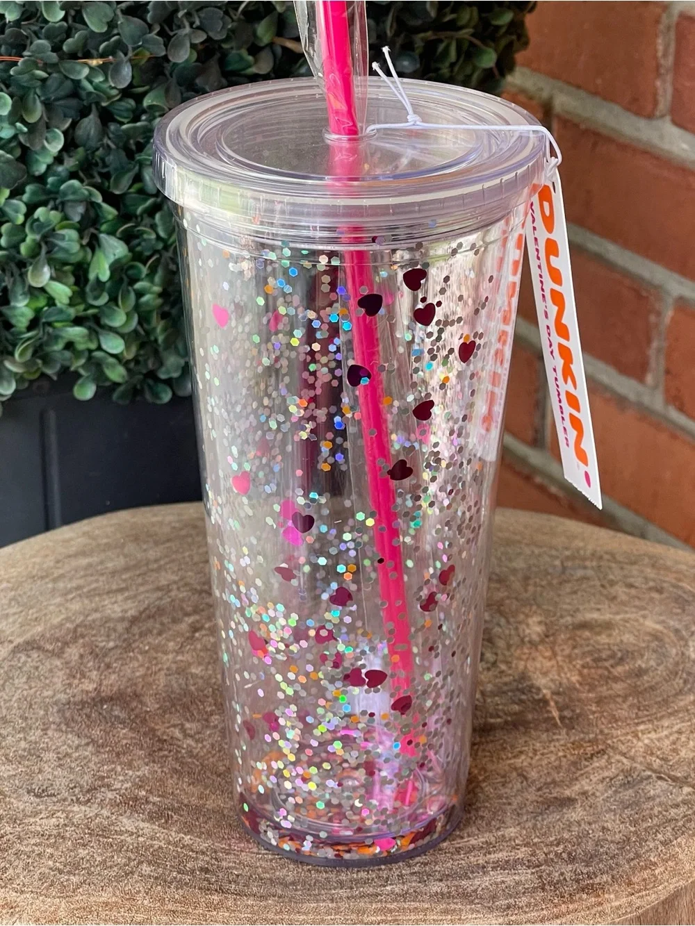 New DUNKIN VALENTINE'S DAY Moving Sprinkles Acrylic Tumbler (24oz.)